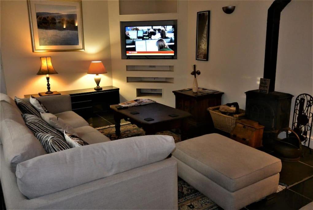 Hillfields Farm Barn - A Rural Equestrian Escape Apartment Ковънтри Екстериор снимка