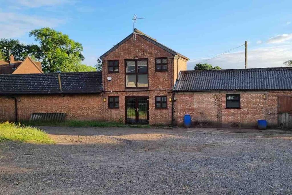 Hillfields Farm Barn - A Rural Equestrian Escape Apartment Ковънтри Екстериор снимка