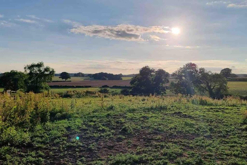 Hillfields Farm Barn - A Rural Equestrian Escape Apartment Ковънтри Екстериор снимка